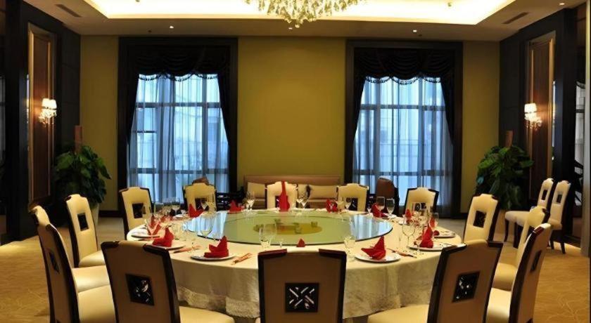 Country Garden Phoenix Hotel Shenyang Exterior foto