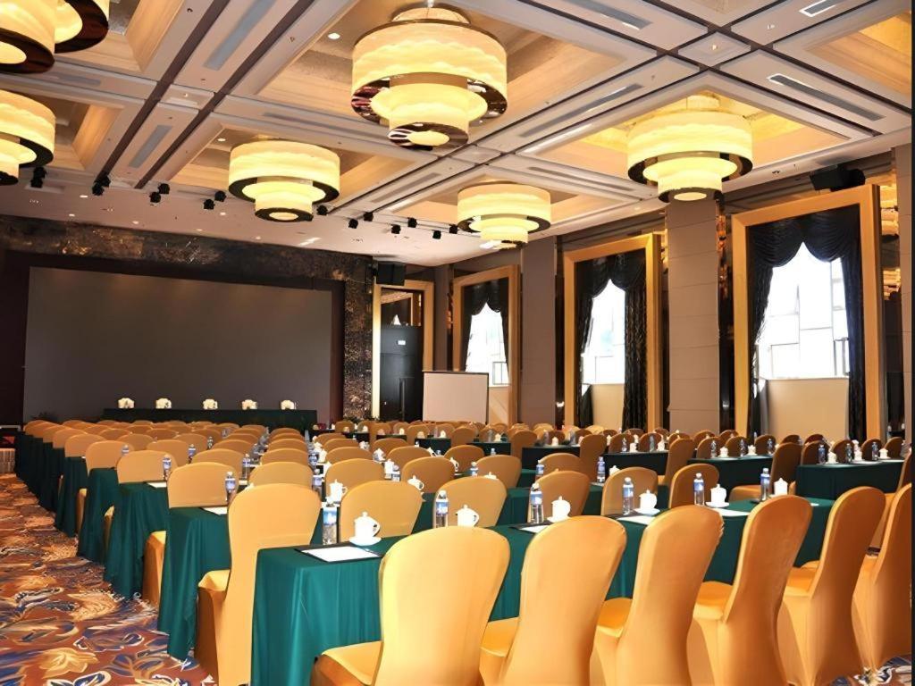 Country Garden Phoenix Hotel Shenyang Exterior foto