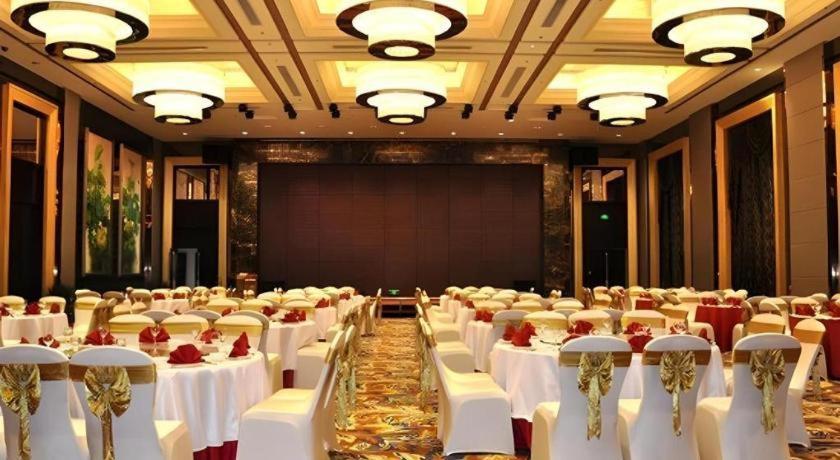 Country Garden Phoenix Hotel Shenyang Exterior foto
